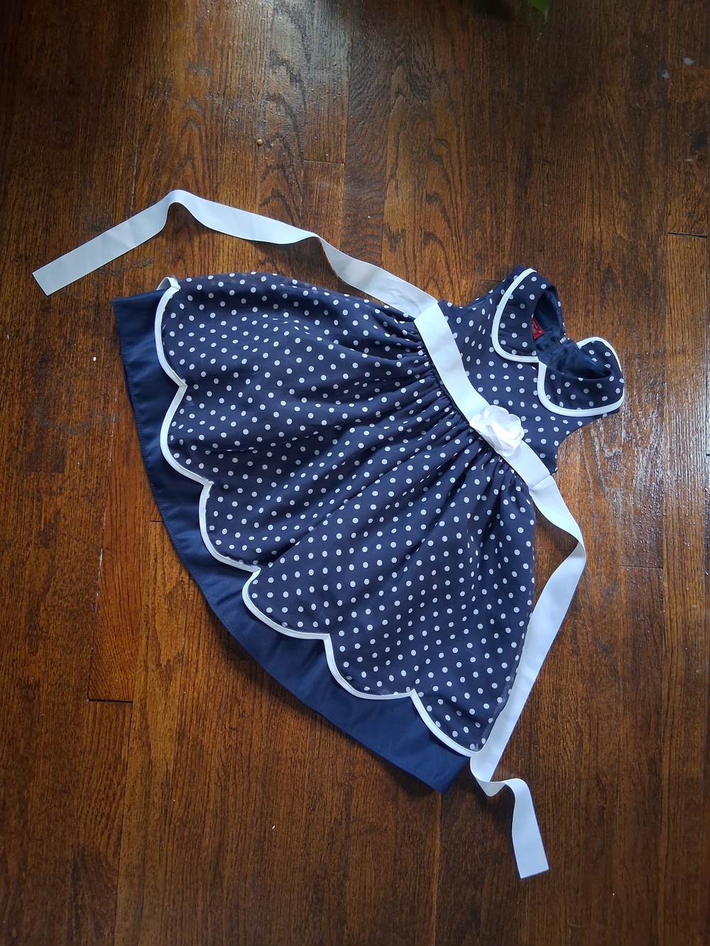 SIZE 4T Girls Navy Polka Dot Party Dress with White Bow